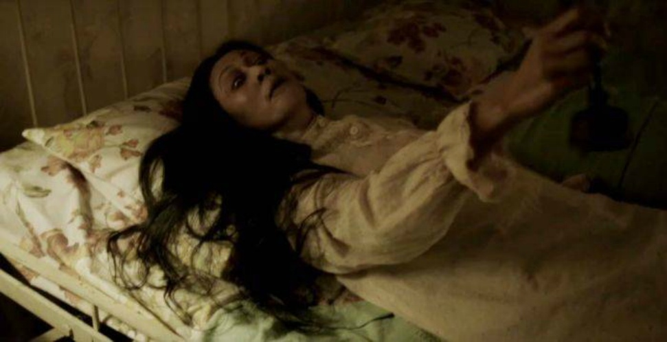 Pengabdi Setan vs Gerbang Neraka di Bioskop